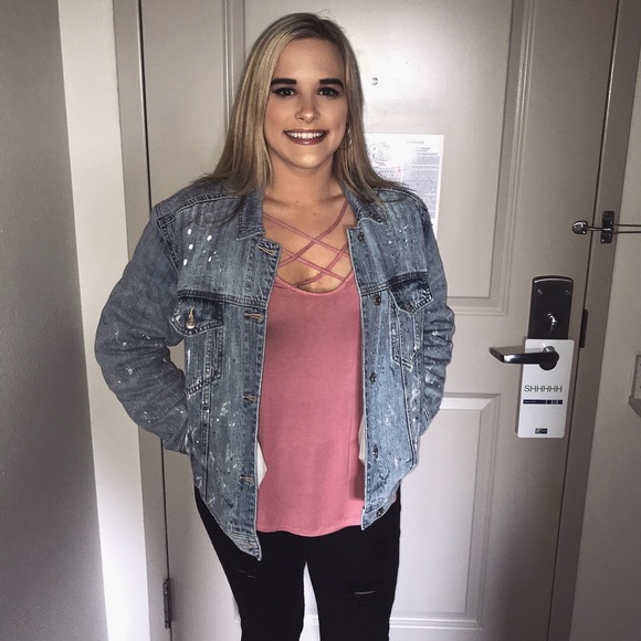 Meet your Posher, Brittanie - Picture 1 of 3